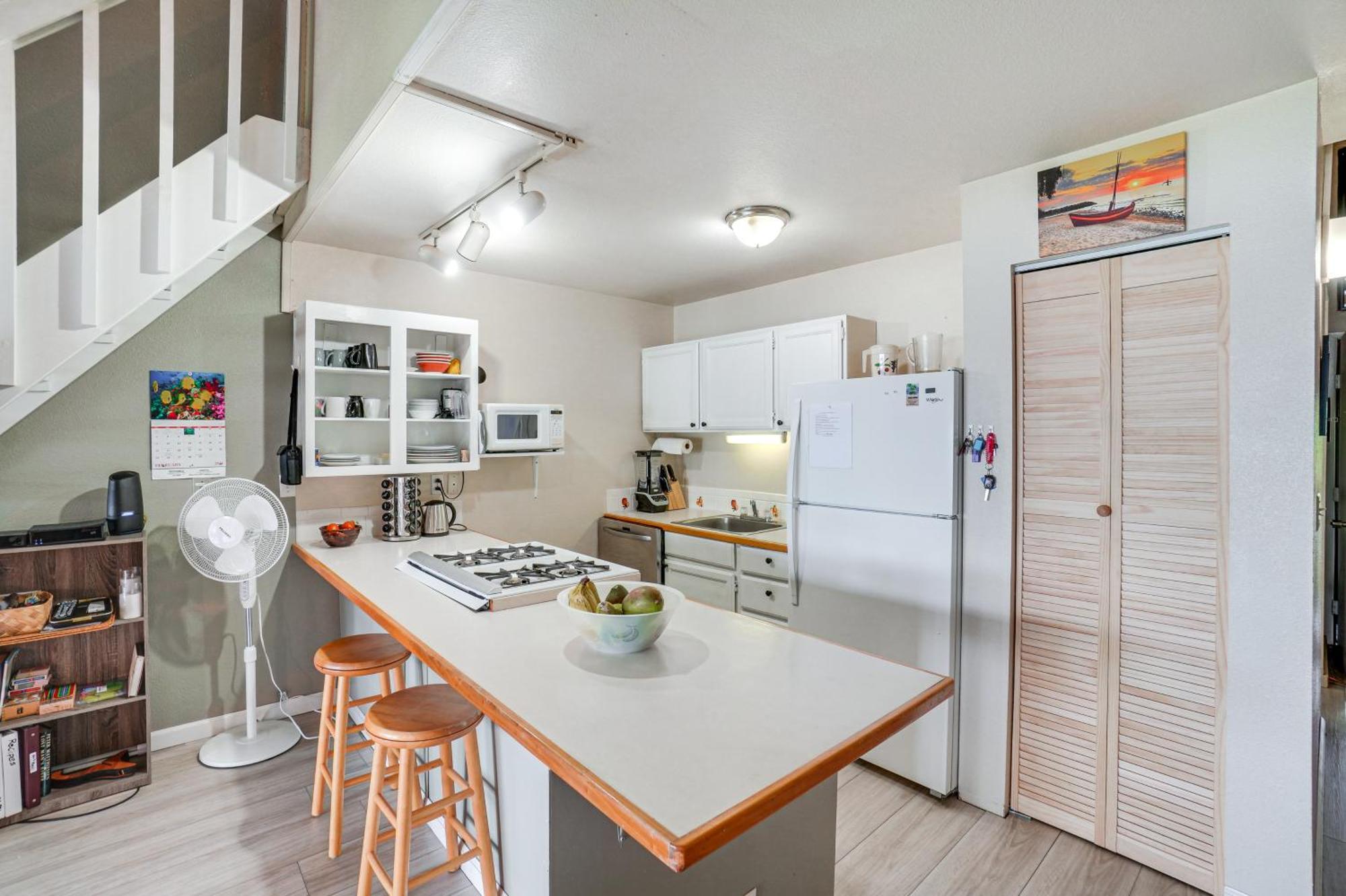 Molokai Island Loft Lanai, Pool And Walk To Beach! Kaunakakai Exterior photo